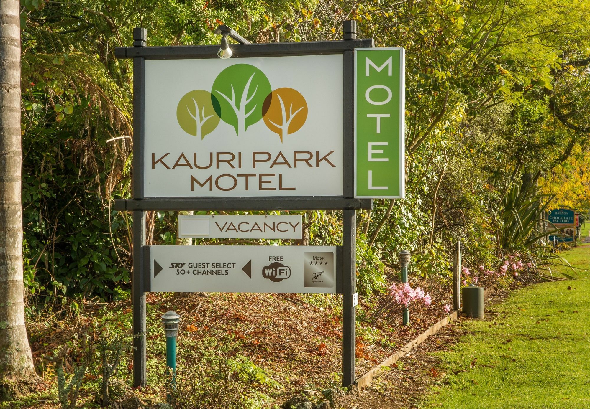 Kauri Park Motel Керикери Екстериор снимка